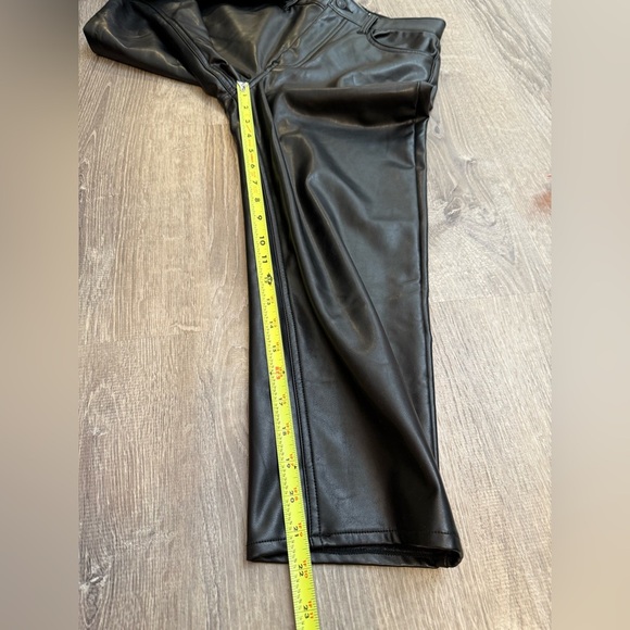 Abercrombie & Fitch Ankle Straight Ultra High Rise Vegan Leather Pants Size 4xs - Picture 9 of 10